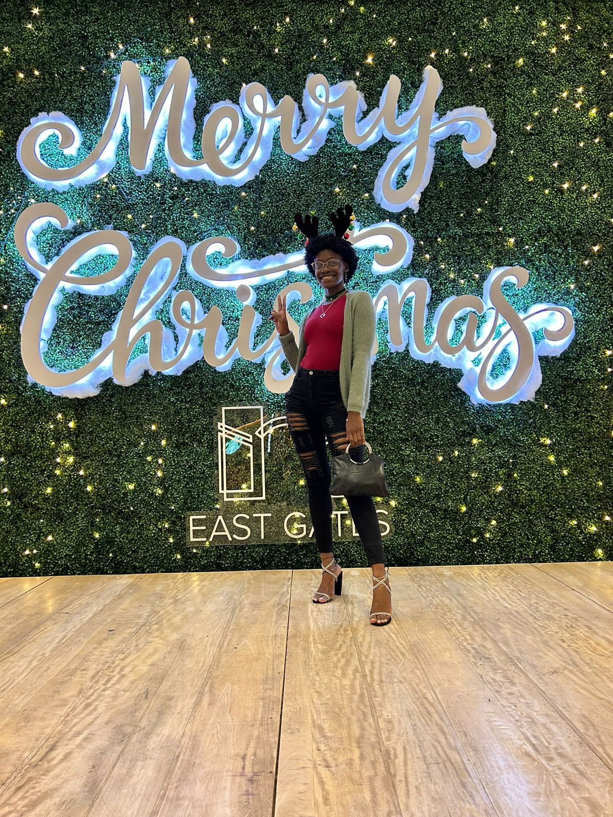 Crisal John full-length portrait - press photo 3